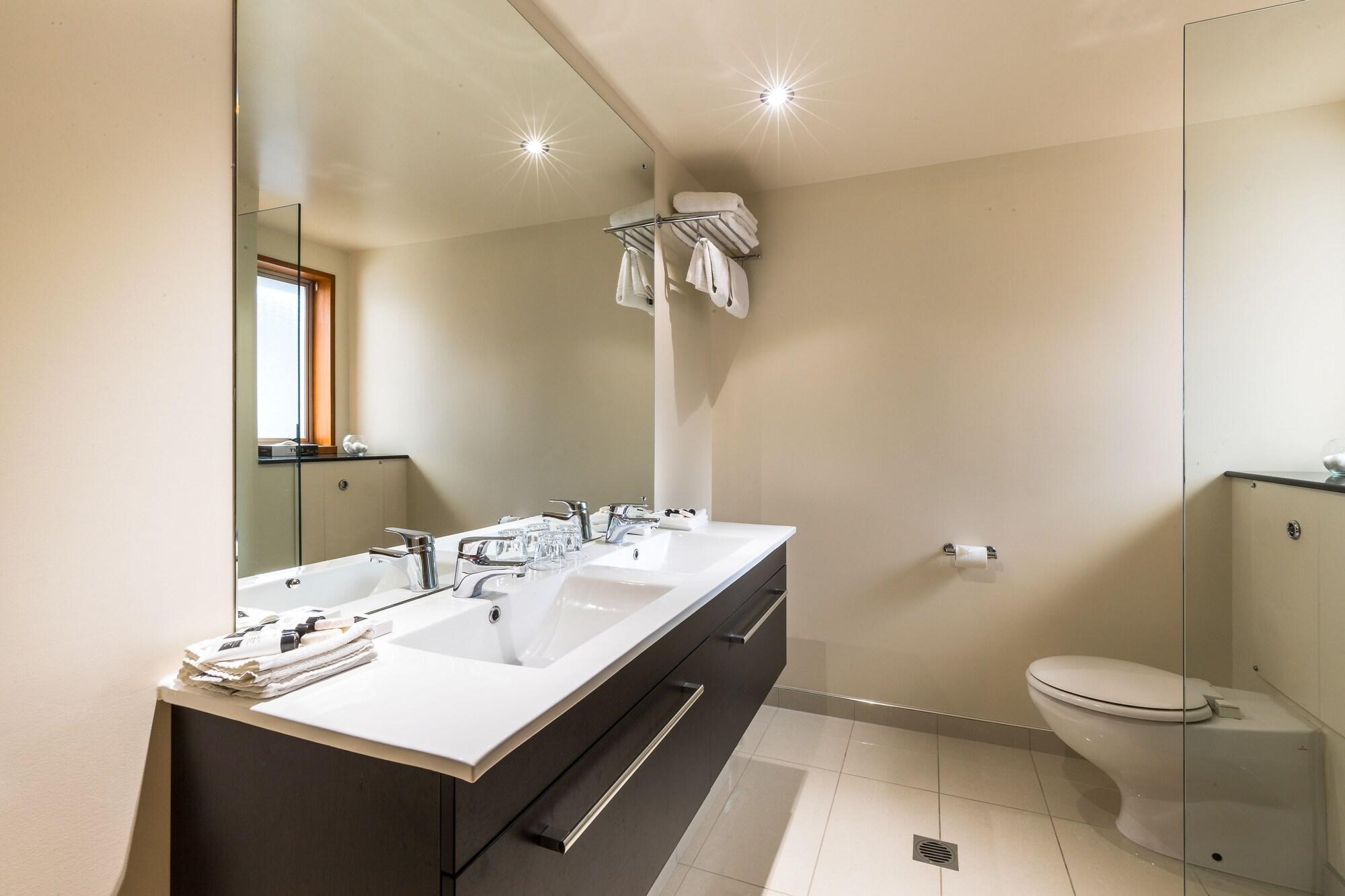 Distinction & 4* Te Anau