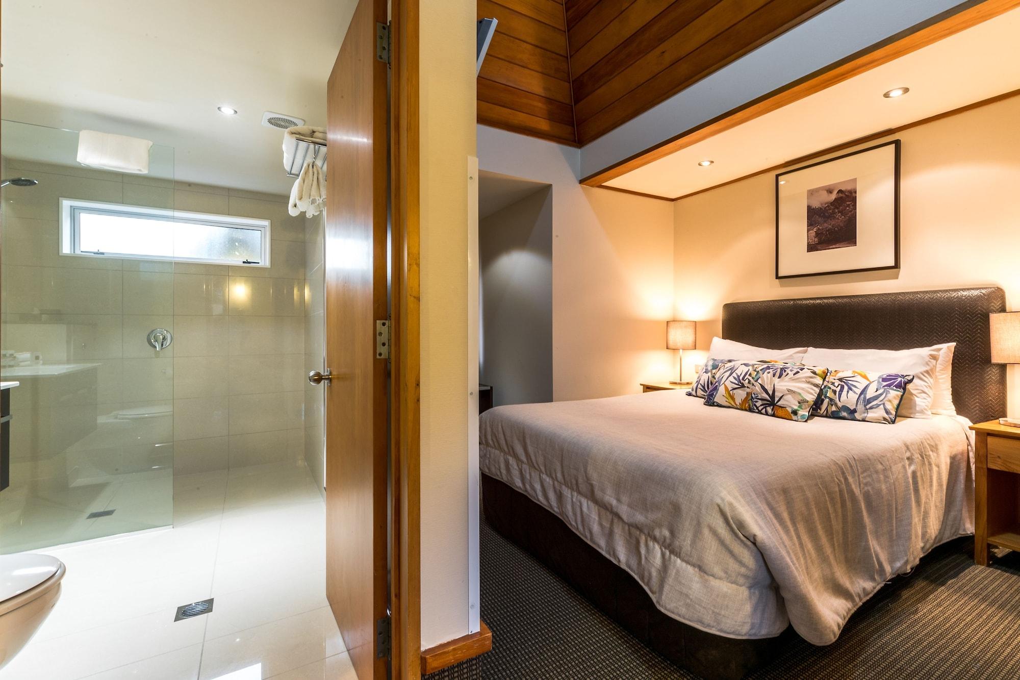 Distinction & Te Anau