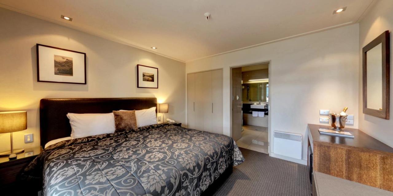 Distinction & Hotel